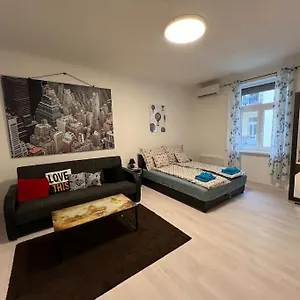Smith House Apartman